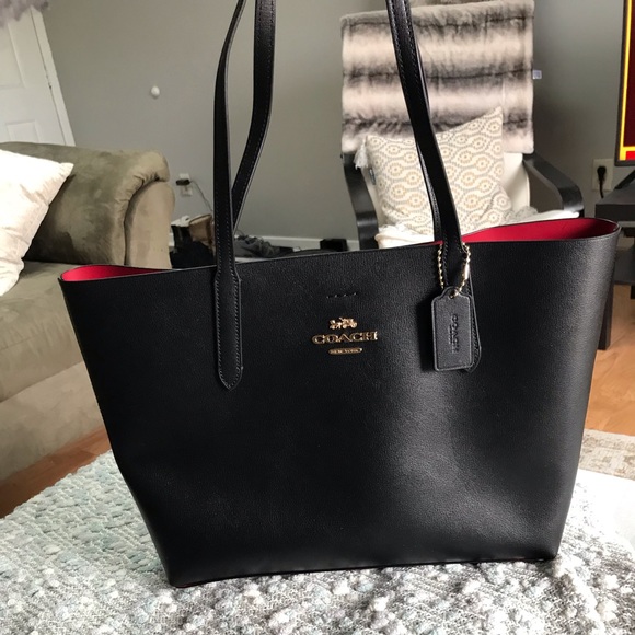 coach black and red tote